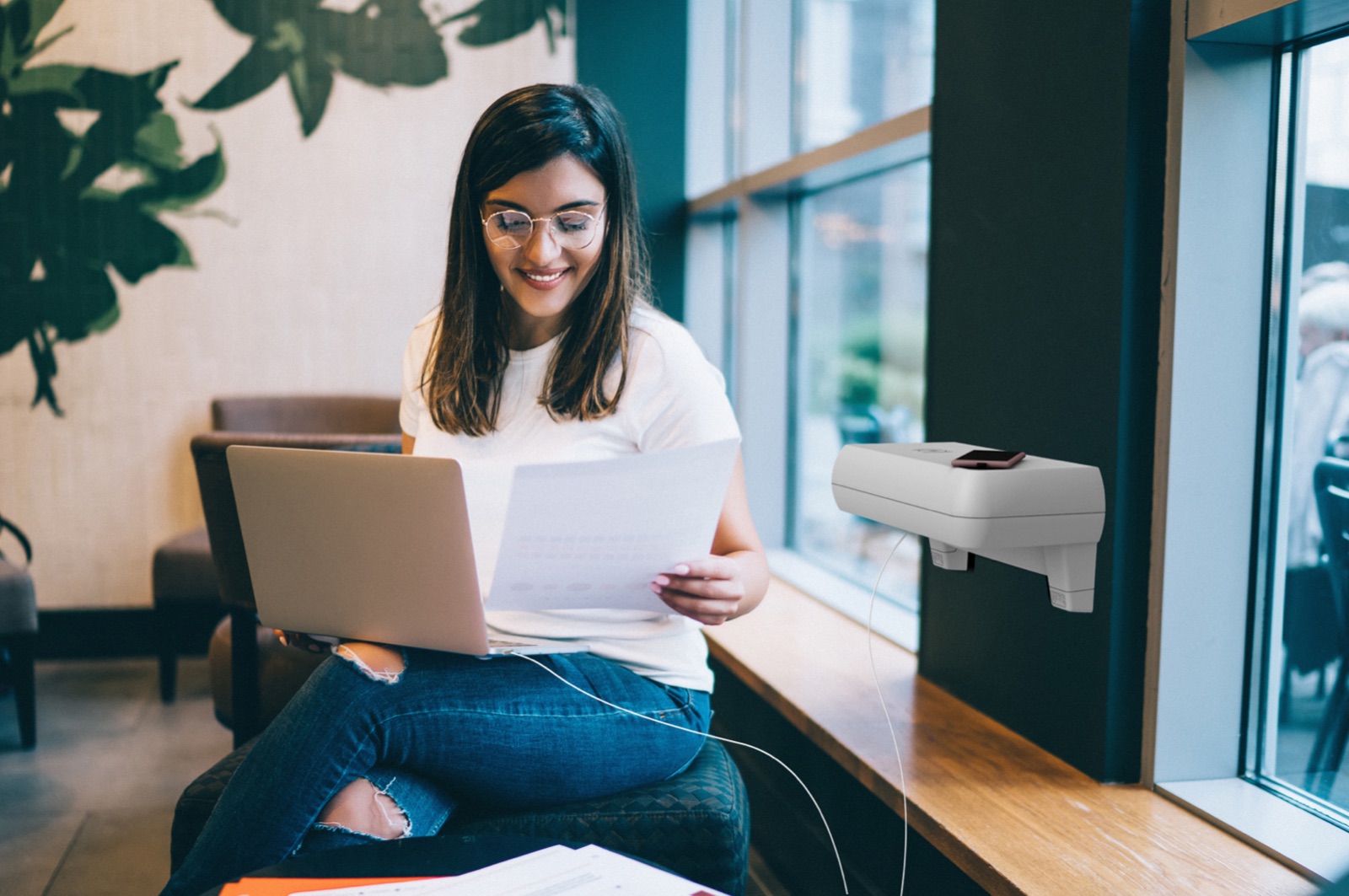 Crable Wireless Charging Shelf in a cafe